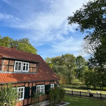 Сasa de vacaciones Haus Elbrose Inmitten Von Rosen Mit Elbdeichzugang By Interhome