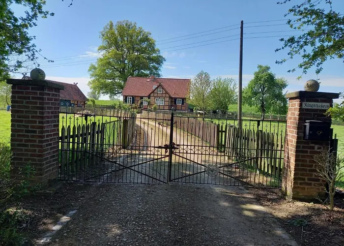 Haus Elbrose Inmitten Von Rosen Mit Elbdeichzugang By Interhome Lenzerwische
